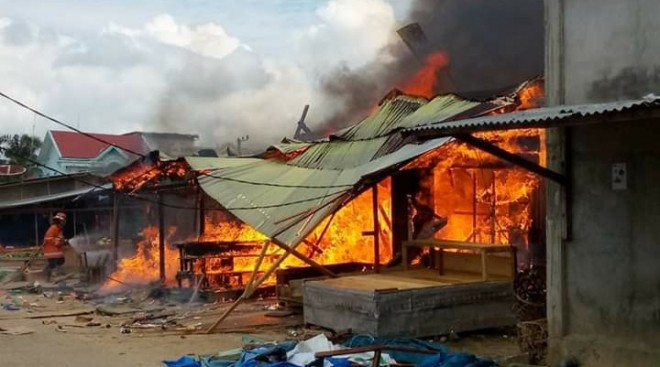 Kebakaran pasar SPA Pelepat Ilir terbakar. Foto : Ist