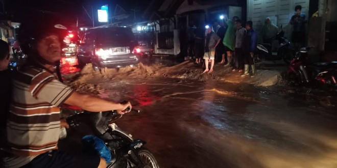 Banjir Bandang di Tanjung Pauh Kerinci. Foto : Gusnadi / Jambiupdate