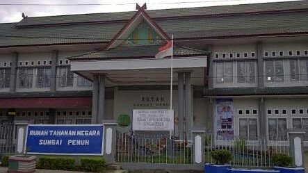 Pada Senin (10/06) sekira pukul 13.00 wib, 4 orang warga binaan Rumah Tahanan (Rutan) Klas II B Kota Sungai Penuh dikabarkan melarikan diri.