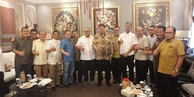 Pengurus Golkar Jambi Sambangi Kediaman Ketum Airlangga. Foto : Ist