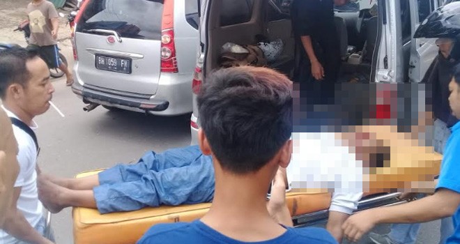 Hantang , tenaga Honorer di Kota Jambi meregang nyawa usai manabrak trotoar di depan Trona Ekpres.