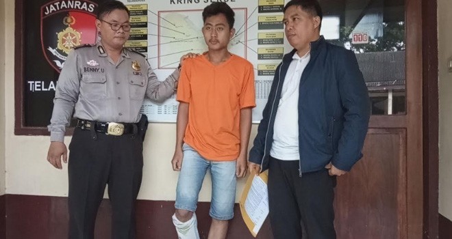 Ilham, tersangka kasus pencurian dengan kekerasan diamankan di Mapolsek Telanaipura. Saat ini dua rekan Ilham tengah diburu oleh Polisi. Foto : Ist