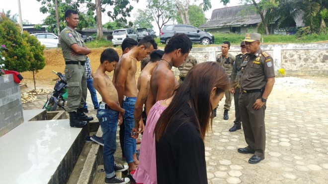 11 Anak Punk saat Diamankan.