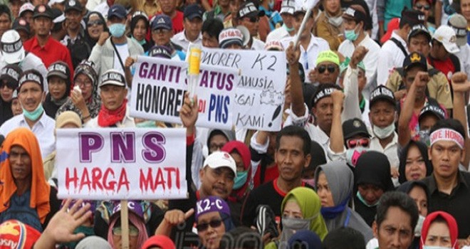Honorer K2 st unjuk rasa. Foto : Ricardo / JPNN