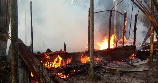 Terlihat Rumah Samsudin di Tanjabtim Rata dengan Tanah usai dilalap si jago merah. Foto : Maulana / Jambiupdate