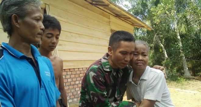 Ibu Taminah yang Dapat Bantuan Bedah Rumah dari Program TMMD.