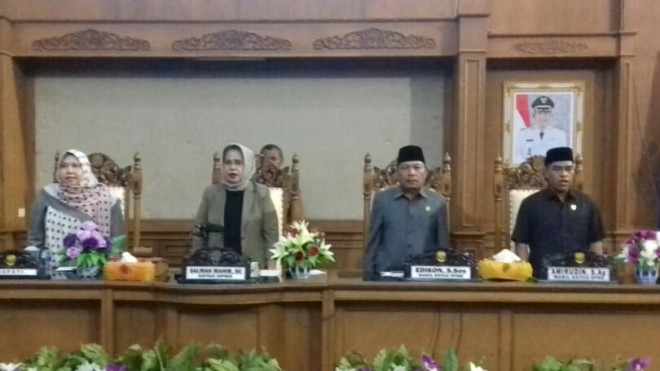 Rapat Paripurna di Aula Utama Gedung DPRD Muaro Jambi.