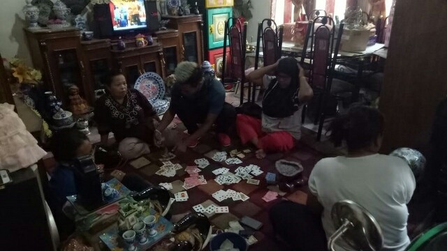 Terlihat barang bukti yang diamankan di rumah MN