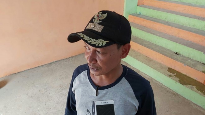 Kepala Desa Ladang Peris Sujarno 
