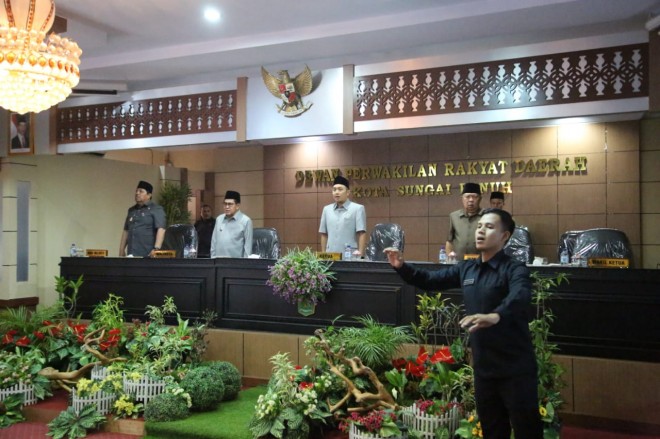 Sidang paripurna DPRD Kota Sungai Penuh yang dipimpin Ketua DPRD, Fikar Azami, SH. MH.
