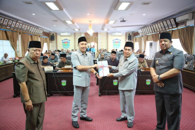 Ketua DPRD Fikar Azami Pimpin Rapat Paripurna Rancangan KUA-PPAS 2020.