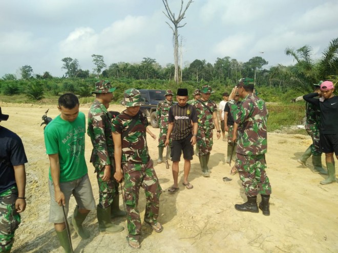 Dan SSK Satgas TMMD Tinjau Pembukaan Jalan Baru.