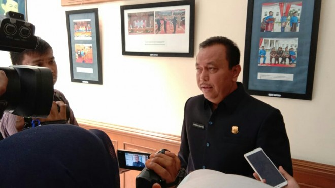 Ketua DPRD Provinsi Jambi Cornelis Buston. 