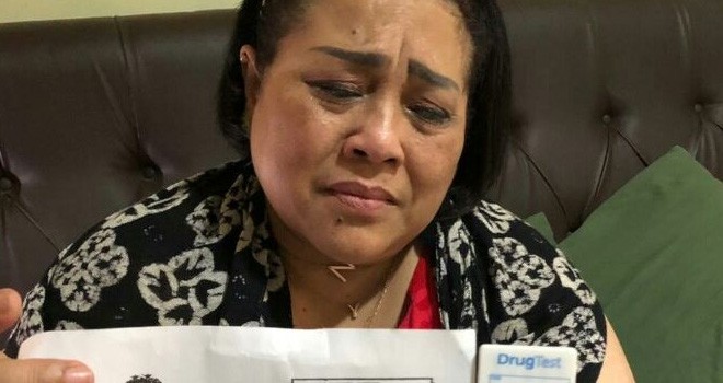 Komedian Nunung saat Ditangkap Polisi.