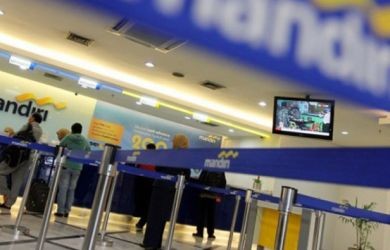 Pelayanan di Bank Mandiri. Foto : net