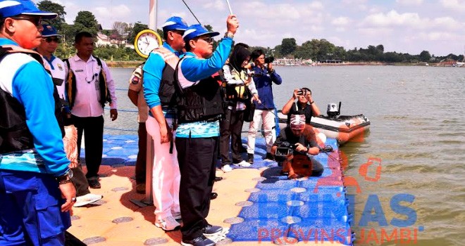 Gubernur Jambi,Dr.Drs.H.Fachrori Umar,M.Hum mengucapkan terimakasih kepada Pemerintah Pusat dalam hal ini Kementerian Pemuda dan Olahraga Republik Indonesia.