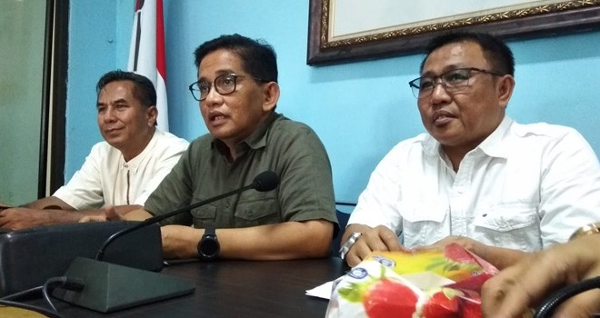 Ketua DPW PAN Provinsi Jambi, H Bakri menanggapi pertanyaan Ketua DPW NasDem Provinsi Jambi, Agus Roni terkait pengusulan Cawagub Jambi.