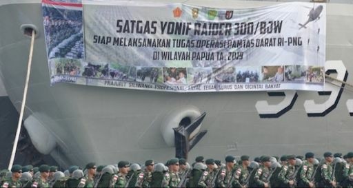  Prajurit TNI Bersenjata Lengkap Sudah Bergerak ke Perbatasan Papua Nugini. Foto : Dispen Kolinlamil