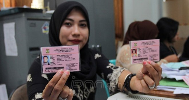 kartu identitas anak alias KIA berbasis daring atau online. Foto : Kaltim Post