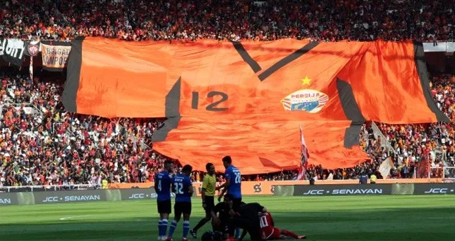 Foto : Iwan Tri wahyudi/ FAJAR INDONESIA NETWORK : Sejumlah Pemain Persija Jakarta dan Pemain PSM Makasar saat pertandingan Final Kratingdaeng Piala Indonesia Leg I di Gelora Bung Karno, Jakarta, Minggu (21/7/2019). Laga Persija Jakarta vs PSM Makasar berakhir dengan skor 1-0 untuk kemenangan Persija dengan gol tunggal yang dicetak Ryuji Utomo di menit 85.