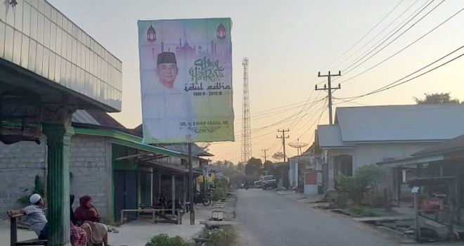 Bilboard Walikota Jambi Syarif Fasha di Kabupaten Merangin.