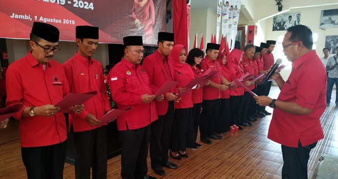 Pelantikan dipimpin langsung pengurus DPP, I Made Urip di rumah perjuangan di bilangan Haji Kamil, Kamis (1/8).