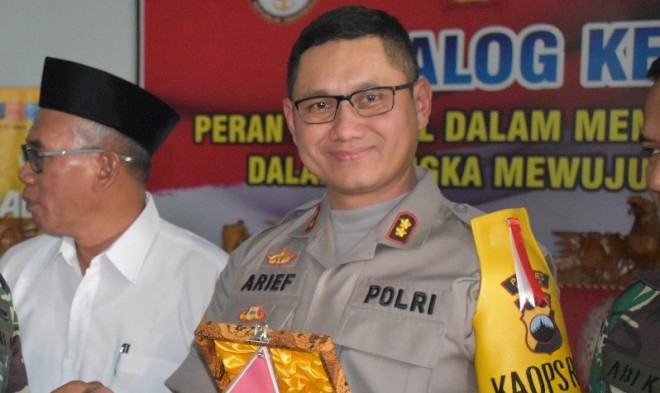Kapolres Apresiasi Dengan Penyuluhan Bahaya Radikal dan Narkoba Oleh TNI Satgas TMMD.