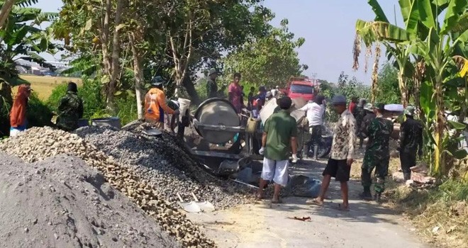 Jalan Yang Dibangun Satgas TMMD Vital Bagi Warga.