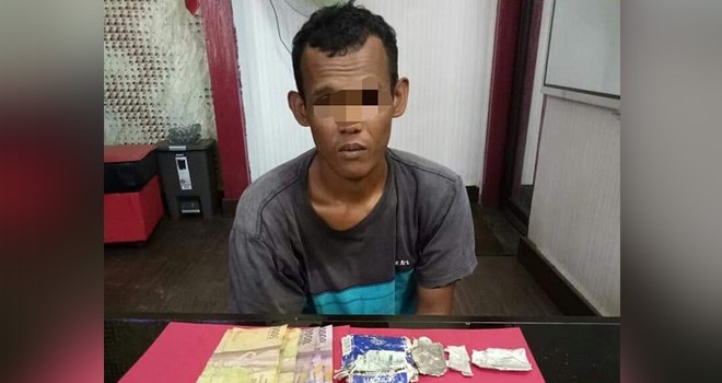 Polisi menangkap SP yang diduga sebagai bandar sabu. Dari tangannya polisi mendapatkan sabu dengan berat total 3,13 gram.