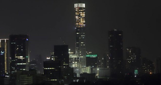 Blackout accident mengakibatkan Jakarta padam dan lumpuh dari siang hingga malam, Minggu (5/8/2019). (Dery Ridwansah/JawaPos.com)