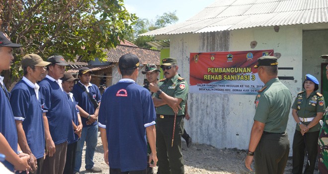 Bangun Jamban, Berharap Warda Desa Sasaran TMMD Berpola Hidup Sehat.