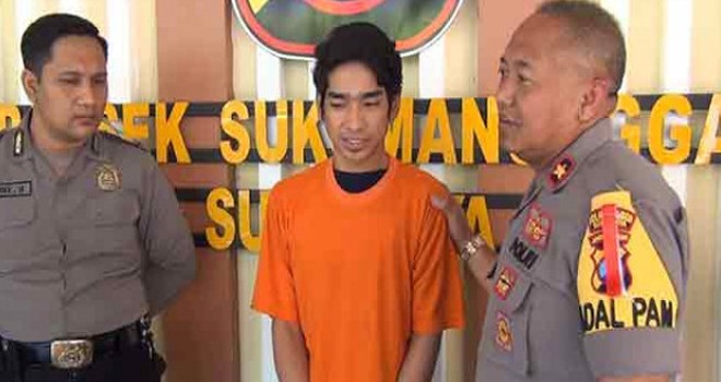 Pelaku pemukulan tetangga saat ditangkap Polisi. Foto : JPG