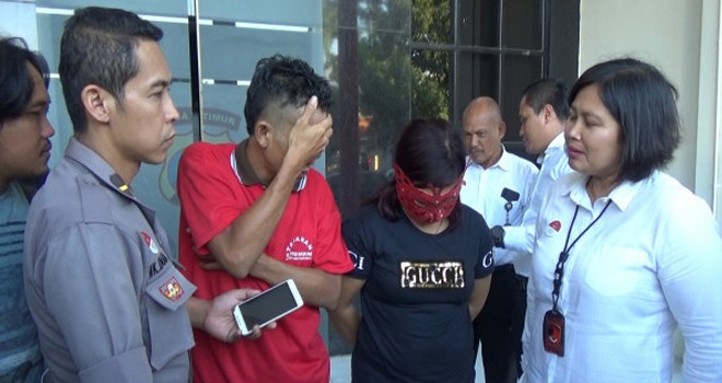 Suami Jual Istri pada Pria Hidung Belang.