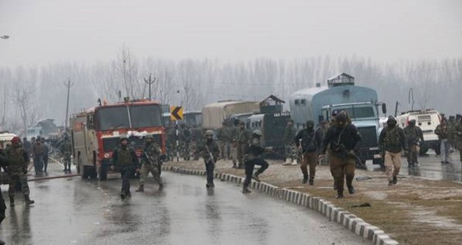 Serangan bom bunuh diri di Pulwarna. Foto : IANS
