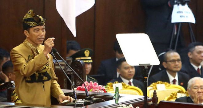 Presiden Joko Widodo di hadapan rapat paripurna DPR, Jumat (16/8).