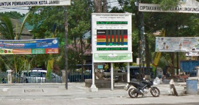 KLHK yang berada di sekitaran Tugu Keris Siginjay (kantor Wali Kota Jambi). 