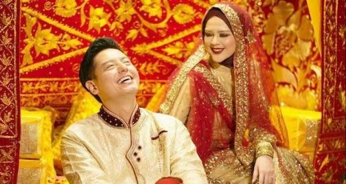 Roger Danuarta dan Cut Meyriska.