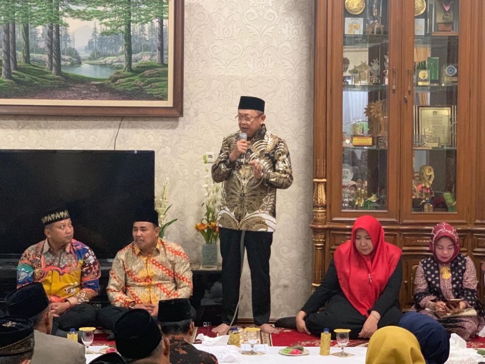 Bupati Sarolangun H.Cek Endra menyelenggarakan Malam Resepsi Kenegaraan dengan cara melakukan Dzikir dan Doa Bersama di Rumah Dinas Bupati.