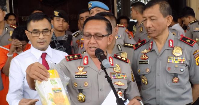 Direktorat Reserse Narkoba Polda Jambi menggagalkan penyelundupan narkotika jenis sabu seberat 2,2 kg serta 1.981 butir ekstasi yang diduga digunakan untuk merayakan Hari Ulang Tahun Republik Indonesia (HUT RI).