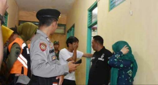 Tim gabungan saat melakukan Operasi pekat.