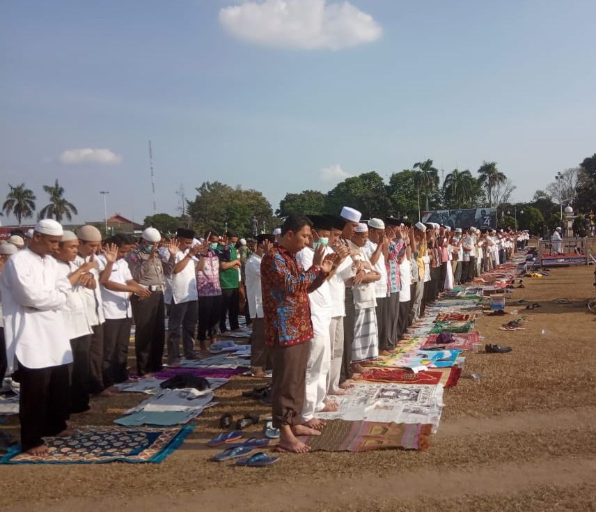 Gelar Shalat Istisqa Gubernur Jambi Fachrori Ajak Masyarakat Merendahkan Diri
