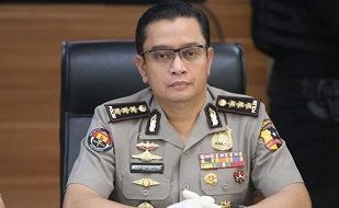 Kabagpenum Divisi Humas Mabes Polri, Kombes Pol Asep Adi Saputra, mengatakan Kompol Sarce telah dinonaktifkan dari jabatannya.