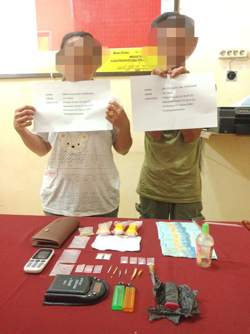 Kedua tersangka diamankan di Polres Batanghari.