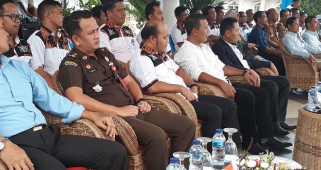 Bupati Romi Hadiri Pelantikan Pengurus Askab PSSI Tanjabtim.