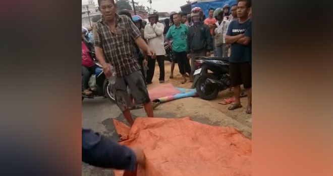 kecelakaan lalulintas kembali di kawasan jalan lingkar barat, kenali besar, kecamatan kota Baru tepatnya depan kampung Rajo.