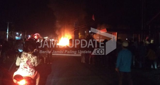 SPBU milik Muradi yang berlokasi di Desa Kumun, Kecamatan Kumun Debai, Sungai Penuh dilalap si jago merah.