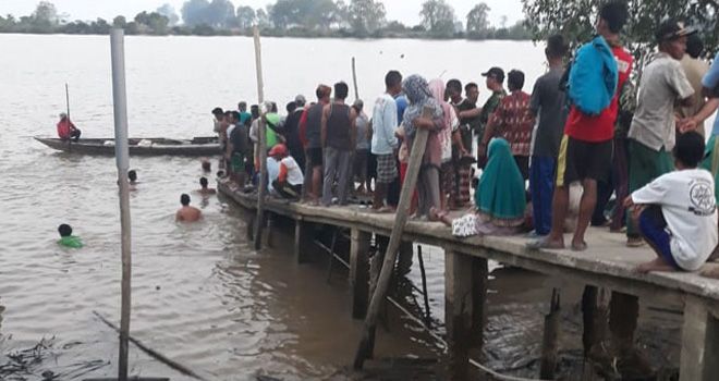 Pencarian 3 bocah yang tenggelam.