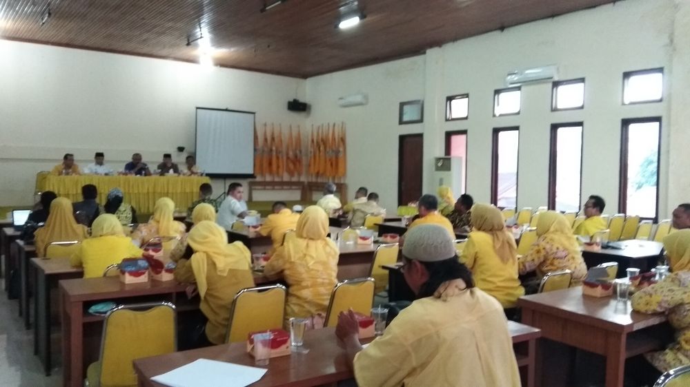 Rapat internal terbatas  para pengurus DPD I Golkar Provinsi Jambi, yang digelar hari ini (16/9).