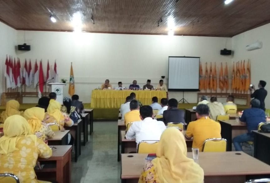 Rapat Pleno terbatas penyampaian laporan hasil kerja tim evaluasi kinerja DPD I Provinsi Jambi dan juga DPD II Partai Golkar Kabupaten/Kota. 