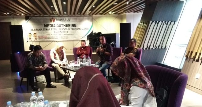 Bawaslu Provinsi Jambi menggelar kegiatan media gathering bersama insan pers Jambi.